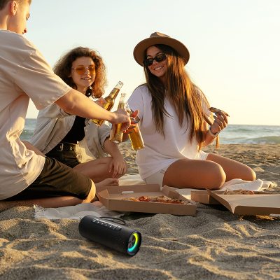 Loa bluetooth hiệu Baseus AeQur VO20 Portable - Mang âm nhạc đi khắp mọi nơi với loa không dây <strong>Baseus AeQur VO20 Portable</strong>. Với thiết kế siêu nhỏ gọn nằm gọn trong lòng bàn tay và dây đeo tiện lợi, đây là người bạn đồng hành lý tưởng cho mọi chuyến đi. Đừng để kích thước đánh lừa, loa mang đến chất âm mạnh mẽ, rõ ràng với âm bass được tăng cường. Chuẩn kháng nước IPX5 giúp bạn yên tâm sử dụng ngoài trời, bên hồ bơi hay bãi biển. Thời lượng pin ấn tượng lên đến 12 giờ cho phép bạn tận hưởng âm nhạc suốt cả ngày dài. Kết nối nhanh chóng qua Bluetooth 5.0, <strong>Baseus AeQur VO20 Portable</strong> sẵn sàng khuấy động mọi không gian của bạn.