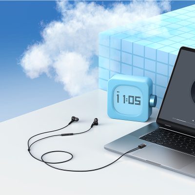 Tai nghe có dây hiệu Baseus Encok CZ18 - Tìm kiếm tai nghe có dây hoàn hảo cho thiết bị Type-C của bạn? Tai nghe <strong>Baseus Encok CZ18</strong> chính là câu trả lời. Với kết nối Type-C kỹ thuật số, bạn chỉ cần cắm và thưởng thức âm thanh Hi-Fi chất lượng cao ngay lập tức, không cần adapter hay cài đặt phức tạp. Màng loa composite PU 10mm mang đến dải âm cân bằng, bass sâu và treble chi tiết, cho trải nghiệm nghe nhạc sống động. Thiết kế công thái học với góc nghiêng 135° vừa vặn hoàn hảo, đảm bảo sự thoải mái tối đa khi đeo trong thời gian dài. Tích hợp micro và bộ điều khiển 3 phím tiện lợi, <strong>Baseus Encok CZ18</strong> là giải pháp âm thanh đơn giản, hiệu quả và bền bỉ cho cuộc sống số của bạn.
