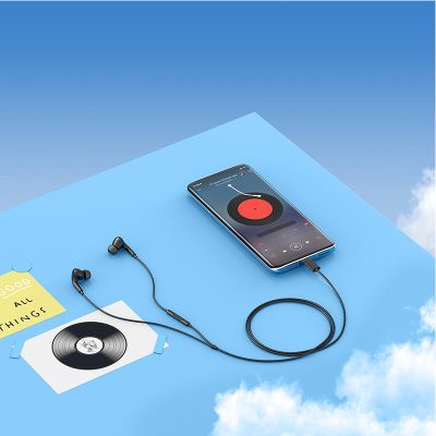 Tai nghe có dây hiệu Baseus Encok CZ18 - Tìm kiếm tai nghe có dây hoàn hảo cho thiết bị Type-C của bạn? Tai nghe <strong>Baseus Encok CZ18</strong> chính là câu trả lời. Với kết nối Type-C kỹ thuật số, bạn chỉ cần cắm và thưởng thức âm thanh Hi-Fi chất lượng cao ngay lập tức, không cần adapter hay cài đặt phức tạp. Màng loa composite PU 10mm mang đến dải âm cân bằng, bass sâu và treble chi tiết, cho trải nghiệm nghe nhạc sống động. Thiết kế công thái học với góc nghiêng 135° vừa vặn hoàn hảo, đảm bảo sự thoải mái tối đa khi đeo trong thời gian dài. Tích hợp micro và bộ điều khiển 3 phím tiện lợi, <strong>Baseus Encok CZ18</strong> là giải pháp âm thanh đơn giản, hiệu quả và bền bỉ cho cuộc sống số của bạn.