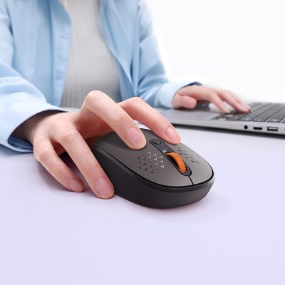 Chuột máy tính không dây hiệu Baseus F01B Tri-Mode - Giải phóng không gian làm việc và tối ưu hiệu suất với chuột không dây <strong>Baseus F01B</strong> Tri-Mode. Với khả năng kết nối 3 chế độ (Bluetooth 5.0, Bluetooth 3.0 & 2.4GHz Dongle), bạn có thể dễ dàng chuyển đổi qua lại giữa 3 thiết bị như laptop, máy tính bảng và PC chỉ bằng một nút nhấn. Công nghệ click yên tĩnh (silent click) giúp bạn làm việc trong sự tĩnh lặng tuyệt đối mà không làm phiền người khác. Thiết kế công thái học đối xứng, siêu mỏng, vừa vặn hoàn hảo trong lòng bàn tay, mang lại sự thoải mái khi sử dụng trong thời gian dài. Tùy chỉnh độ nhạy với 3 mức DPI (800/1200/1600), chuột không dây <strong>Baseus F01B</strong> là sự lựa chọn hoàn hảo cho một không gian làm việc hiện đại, linh hoạt và hiệu quả.