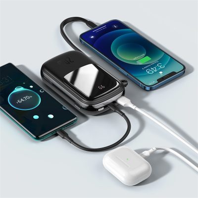 Sạc dự phòng hiệu Baseus Qpow Pro Digital Display Fast Charge 20000mAh 20W iP Edition - Bạn mệt mỏi vì phải luôn nhớ mang theo cáp sạc? Pin sạc dự phòng <strong>Baseus Qpow Pro</strong> chính là giải pháp tối ưu dành cho bạn! Với thiết kế độc đáo tích hợp sẵn cáp Lightning, bạn có thể sạc nhanh iPhone của mình mọi lúc mọi nơi mà không cần dây nhợ lằng nhằng. Công suất sạc nhanh Power Delivery 20W giúp nạp đầy 60% pin chỉ trong 30 phút. Dung lượng khủng 20000mAh đảm bảo năng lượng cho nhiều ngày sử dụng, lý tưởng cho những chuyến đi dài. Màn hình LED kỹ thuật số hiển thị chính xác % pin còn lại, giúp bạn luôn chủ động. Sạc cùng lúc 3 thiết bị với 3 cổng ra tiện lợi. <strong>Baseus Qpow Pro</strong> là sự kết hợp hoàn hảo giữa sức mạnh, sự tiện lợi và phong cách.