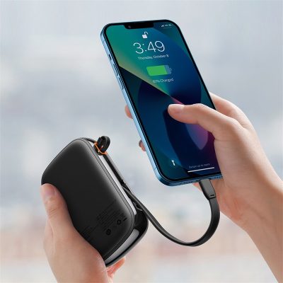 Sạc dự phòng hiệu Baseus Qpow Pro Digital Display Fast Charge 20000mAh 20W iP Edition - Bạn mệt mỏi vì phải luôn nhớ mang theo cáp sạc? Pin sạc dự phòng <strong>Baseus Qpow Pro</strong> chính là giải pháp tối ưu dành cho bạn! Với thiết kế độc đáo tích hợp sẵn cáp Lightning, bạn có thể sạc nhanh iPhone của mình mọi lúc mọi nơi mà không cần dây nhợ lằng nhằng. Công suất sạc nhanh Power Delivery 20W giúp nạp đầy 60% pin chỉ trong 30 phút. Dung lượng khủng 20000mAh đảm bảo năng lượng cho nhiều ngày sử dụng, lý tưởng cho những chuyến đi dài. Màn hình LED kỹ thuật số hiển thị chính xác % pin còn lại, giúp bạn luôn chủ động. Sạc cùng lúc 3 thiết bị với 3 cổng ra tiện lợi. <strong>Baseus Qpow Pro</strong> là sự kết hợp hoàn hảo giữa sức mạnh, sự tiện lợi và phong cách.