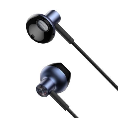 Tai nghe có dây hiệu Baseus Encok 3.5mm H19 - Khám phá thế giới âm thanh sống động cùng tai nghe <strong>Baseus Encok 3.5mm H19</strong>. Với thiết kế công thái học nghiêng 60 độ độc đáo, tai nghe mang lại cảm giác đeo thoải mái suốt ngày dài mà không gây đau tai. Màng loa PET 14mm tái tạo âm thanh Hi-Fi chi tiết, từ dải bass trầm ấm đến treble trong trẻo, cho bạn đắm chìm trong từng giai điệu. Micro đa hướng độ nhạy cao đảm bảo cuộc gọi luôn rõ ràng, liền mạch. Tích hợp bộ điều khiển thông minh ngay trên dây, việc điều khiển nhạc và cuộc gọi chưa bao giờ dễ dàng hơn. Sở hữu ngay <strong>Baseus Encok 3.5mm H19</strong> chính hãng để nâng tầm trải nghiệm âm thanh của bạn!
