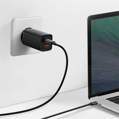 Sạc nhanh hiệu Baseus GaN2 Lite C+U 65W EU - Dọn dẹp bàn làm việc và đơn giản hóa cuộc sống của bạn với củ sạc <strong>Baseus GaN2 Lite C+U 65W EU</strong>. Đây là giải pháp năng lượng "tất cả trong một", tích hợp công nghệ GaN2 Lite tiên tiến, mang đến công suất 65W mạnh mẽ trong một thiết kế nhỏ gọn đáng kinh ngạc. Với 1 cổng USB-C và 1 cổng USB-A, sản phẩm có thể sạc nhanh đồng thời cho cả laptop như MacBook Air, điện thoại iPhone và các thiết bị Android. Công nghệ BPS II tự động phân phối dòng điện thông minh, đảm bảo sạc nhanh và an toàn. Hãy đầu tư vào sự gọn gàng và hiệu suất với <strong>Baseus GaN2 Lite C+U 65W EU</strong>.