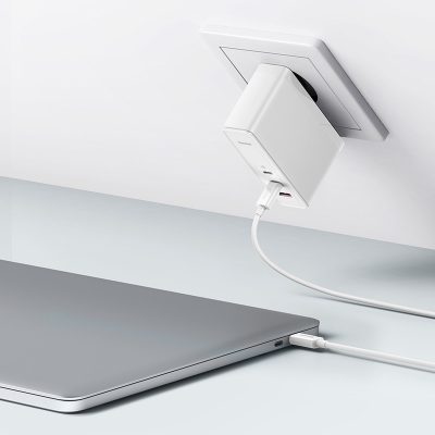 Bộ sạc nhanh hiệu Baseus GaN5 Pro 2C + U 140W EU (With Cable Type-C to Type-C 240W 1m) - Giải phóng sức mạnh tối thượng cho mọi thiết bị của bạn với củ sạc <strong>Baseus GaN5 Pro</strong> 140W. Đây là trạm năng lượng di động đích thực, tích hợp công nghệ GaN5 tiên tiến nhất, mang đến công suất 140W khổng lồ trong một kích thước nhỏ gọn đến kinh ngạc. Với 2 cổng USB-C và 1 cổng USB-A, sản phẩm có thể sạc nhanh đồng thời cho MacBook Pro 16 inch, iPad và điện thoại. Đặc biệt, bộ sản phẩm là một món hời công nghệ khi đi kèm sẵn sợi cáp Type-C to Type-C 240W chuẩn PD 3.1, đảm bảo hiệu suất tối đa. Hãy đơn giản hóa cuộc sống và dọn dẹp bàn làm việc của bạn với <strong>Baseus GaN5 Pro</strong>.