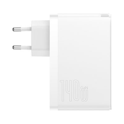 Bộ sạc nhanh hiệu Baseus GaN5 Pro 2C + U 140W EU (With Cable Type-C to Type-C 240W 1m) - Giải phóng sức mạnh tối thượng cho mọi thiết bị của bạn với củ sạc <strong>Baseus GaN5 Pro</strong> 140W. Đây là trạm năng lượng di động đích thực, tích hợp công nghệ GaN5 tiên tiến nhất, mang đến công suất 140W khổng lồ trong một kích thước nhỏ gọn đến kinh ngạc. Với 2 cổng USB-C và 1 cổng USB-A, sản phẩm có thể sạc nhanh đồng thời cho MacBook Pro 16 inch, iPad và điện thoại. Đặc biệt, bộ sản phẩm là một món hời công nghệ khi đi kèm sẵn sợi cáp Type-C to Type-C 240W chuẩn PD 3.1, đảm bảo hiệu suất tối đa. Hãy đơn giản hóa cuộc sống và dọn dẹp bàn làm việc của bạn với <strong>Baseus GaN5 Pro</strong>.