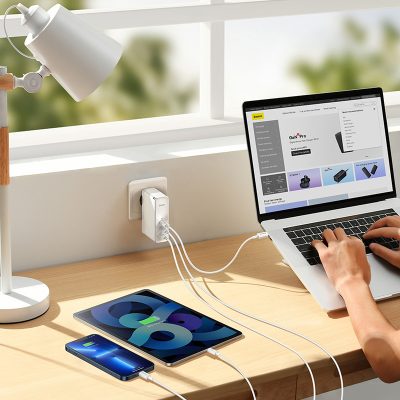 Bộ sạc nhanh hiệu Baseus GaN5 Pro 2C + U 140W EU (With Cable Type-C to Type-C 240W 1m) - Giải phóng sức mạnh tối thượng cho mọi thiết bị của bạn với củ sạc <strong>Baseus GaN5 Pro</strong> 140W. Đây là trạm năng lượng di động đích thực, tích hợp công nghệ GaN5 tiên tiến nhất, mang đến công suất 140W khổng lồ trong một kích thước nhỏ gọn đến kinh ngạc. Với 2 cổng USB-C và 1 cổng USB-A, sản phẩm có thể sạc nhanh đồng thời cho MacBook Pro 16 inch, iPad và điện thoại. Đặc biệt, bộ sản phẩm là một món hời công nghệ khi đi kèm sẵn sợi cáp Type-C to Type-C 240W chuẩn PD 3.1, đảm bảo hiệu suất tối đa. Hãy đơn giản hóa cuộc sống và dọn dẹp bàn làm việc của bạn với <strong>Baseus GaN5 Pro</strong>.