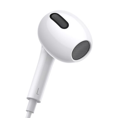 Tai nghe có dây hiệu Baseus Encok 3.5mm lateral in-ear H17 - Trải nghiệm sự thoải mái vượt trội với tai nghe <strong>Baseus Encok 3.5mm lateral in-ear H17</strong>. Thiết kế lateral in-ear với góc nghiêng 108° độc đáo giúp tai nghe nằm gọn trong vành tai một cách tự nhiên, không gây đau hay bí bách như các dòng in-ear truyền thống. Màng loa polymer 14mm kết hợp với khoang âm thanh độc lập mang đến chất âm cân bằng, bass mạnh mẽ và treble trong trẻo. Micro MEMS độ nhạy cao đảm bảo mọi cuộc gọi đều rõ ràng, liền lạc. Tích hợp bộ điều khiển 3 phím tiện lợi, dễ dàng thao tác nhạc và cuộc gọi. <strong>Baseus Encok 3.5mm lateral in-ear H17</strong> là lựa chọn hoàn hảo cho người dùng tìm kiếm sự thoải mái và chất lượng âm thanh ổn định hàng ngày.