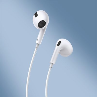 Tai nghe có dây hiệu Baseus Encok 3.5mm lateral in-ear H17 - Trải nghiệm sự thoải mái vượt trội với tai nghe <strong>Baseus Encok 3.5mm lateral in-ear H17</strong>. Thiết kế lateral in-ear với góc nghiêng 108° độc đáo giúp tai nghe nằm gọn trong vành tai một cách tự nhiên, không gây đau hay bí bách như các dòng in-ear truyền thống. Màng loa polymer 14mm kết hợp với khoang âm thanh độc lập mang đến chất âm cân bằng, bass mạnh mẽ và treble trong trẻo. Micro MEMS độ nhạy cao đảm bảo mọi cuộc gọi đều rõ ràng, liền lạc. Tích hợp bộ điều khiển 3 phím tiện lợi, dễ dàng thao tác nhạc và cuộc gọi. <strong>Baseus Encok 3.5mm lateral in-ear H17</strong> là lựa chọn hoàn hảo cho người dùng tìm kiếm sự thoải mái và chất lượng âm thanh ổn định hàng ngày.