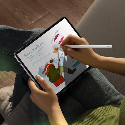 Bút cảm ứng hiệu Baseus Smooth Writing 2 Lite with LED Indicator (Active Wireless Version) - Giải phóng sức sáng tạo của bạn trên iPad với bút cảm ứng <strong>Baseus Smooth Writing 2 Lite</strong>. Đây là sự thay thế hoàn hảo cho Apple Pencil với mức giá cực kỳ hợp lý, mang đến trải nghiệm viết vẽ mượt mà, chính xác và không có độ trễ. Công nghệ chống tì tay (Palm Rejection) cho phép bạn tự do đặt tay lên màn hình như viết trên giấy thật. Điểm nhấn đặc biệt là khả năng hít sạc từ tính không dây ngay trên cạnh iPad (các dòng hỗ trợ) và đèn LED báo pin trực quan. Không cần kết nối Bluetooth, chỉ cần bật nguồn và sử dụng, <strong>Baseus Smooth Writing 2 Lite</strong> là lựa chọn thông minh cho học sinh, sinh viên và những người yêu thích ghi chú, phác thảo kỹ thuật số.