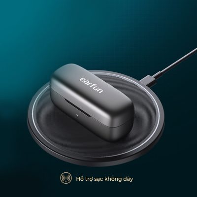 Tai nghe Bluetooth Earfun Free Pro 3 - Trải nghiệm âm thanh Lossless đỉnh cao trong một thiết kế siêu nhỏ gọn với tai nghe <strong>Earfun Free Pro 3</strong>. Lần đầu tiên tích hợp nền tảng Snapdragon Sound™ và codec aptX Lossless, tai nghe mang lại chất âm chuẩn CD trung thực chưa từng có. Công nghệ chống ồn chủ động ANC thông minh khử ồn sâu tới 43dB, tạo ra không gian riêng tư mọi lúc mọi nơi. Thiết kế công thái học độc đáo với móc tai đi kèm đảm bảo sự vừa vặn, chắc chắn ngay cả khi vận động mạnh. Hệ thống 6 micro và kết nối đa điểm giúp bạn làm việc hiệu quả. <strong>Earfun Free Pro 3</strong> là sự kết hợp hoàn hảo giữa hiệu suất tối thượng và tính di động tuyệt vời.