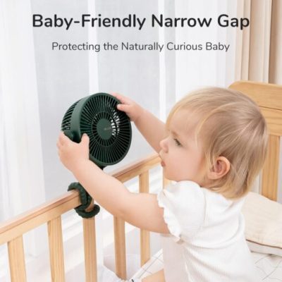 Quạt tích điện cho bé Baby Fan Life 1 Jisulife FA24 chân bạch tuộc đa năng - Đảm bảo bé yêu luôn mát mẻ và thoải mái với quạt kẹp đa năng <strong>Jisulife FA24</strong>. Được thiết kế chuyên biệt cho trẻ nhỏ, sản phẩm nổi bật với chân bạch tuộc linh hoạt, dễ dàng bám chắc vào xe đẩy, nôi cũi hay ghế ô tô. An toàn là ưu tiên hàng đầu với lồng quạt có nan siêu khít, ngăn chặn tuyệt đối ngón tay của bé. Động cơ không chổi than vận hành êm ái, không làm phiền giấc ngủ vàng của con. Với 4 tốc độ gió và pin 4000mAh, <strong>Jisulife FA24</strong> là phụ kiện không thể thiếu, giúp cha mẹ an tâm chăm sóc bé trong những ngày hè oi bức.