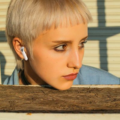 Tai nghe Bluetooth SoundPEATS Air3 Deluxe, In-ear, Driver 14.2mm, Pin 22H, IPX4, Bluetooth 5.2, aptX-Adaptive, Game Mode 60ms - Tai nghe <strong>SoundPEATS Air3 Deluxe</strong> thiết kế in-ear, driver 14.2mm, âm thanh chất lượng với codec aptX-Adaptive/SBC. Pin 5H (tai nghe), 22H (hộp sạc), sạc USB-C. IPX4 chống nước, micro kép ENC, Bluetooth 5.2, độ trễ 60ms (Game Mode). Điều khiển cảm ứng, app SoundPEATS. Bảo hành 12 tháng, lý tưởng nghe nhạc, chơi game, đàm thoại.