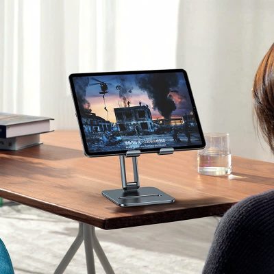 Giá Đỡ Điện Thoại/iPad Baseus Desktop Biaxial Foldable Metal Stand - Trục Kép, Gấp Gọn, Hợp Kim Nhôm Chống Mỏi Cổ - Nâng tầm không gian làm việc của bạn và bảo vệ sức khỏe với giá đỡ đa năng <strong>Baseus Desktop Biaxial Foldable Metal Stand</strong>. Được chế tác từ hợp kim nhôm nguyên khối sang trọng, sản phẩm mang lại sự vững chắc tuyệt đối cho cả điện thoại và máy tính bảng. Thiết kế trục kép (biaxial) thông minh cho phép bạn tùy chỉnh vô hạn độ cao và góc nhìn, giúp nâng màn hình ngang tầm mắt, cải thiện tư thế và chống mỏi cổ vai gáy hiệu quả. Khi không sử dụng, giá đỡ có thể gập gọn hoàn toàn, dễ dàng mang theo mọi lúc mọi nơi. Hãy đầu tư vào sự thoải mái và chuyên nghiệp với <strong>Baseus Desktop Biaxial Foldable Metal Stand</strong>.